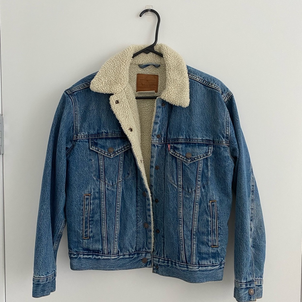 Levi’s Sherpa Trucker Jacket. Size XS.
